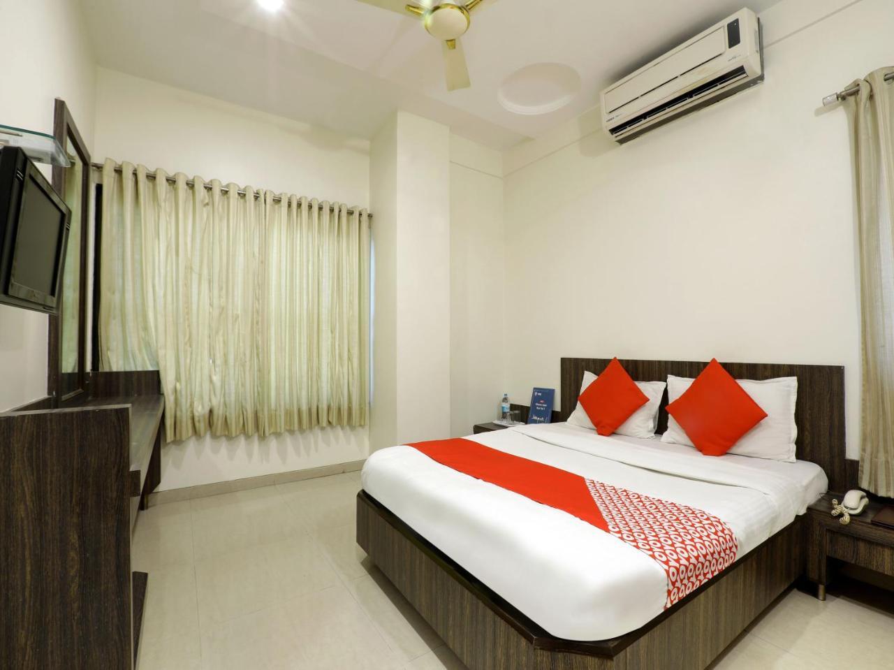 Oyo 4198 Hotel Shri Sai Murli Ширді Екстер'єр фото